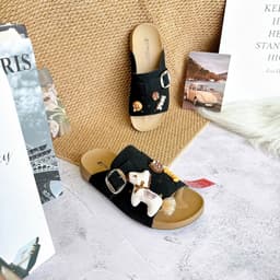 Dép Bánh Mì Nữ Đính Charm Dễ Thương, Quai Ngang Khóa Vuông Đế Dày 8