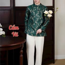 Áo dài Nam Cẩm Vũ dáng ngắn 2 màu đỏ - xanh rêu - chất liệu gấm dệt ánh kim cứng cáp vừa phải - nam tính 5