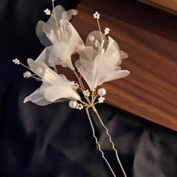 Trâm Cài Tóc Cô Dâu Hoa Voan Ngoc Trai – Phụ Kiện Tóc Cưới Handmade Thanh Lịch Sang Trọng ponny 2
