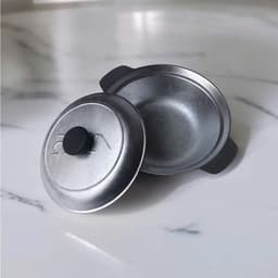 Nồi Gang Đúc Nguyên Khối 22cm Có Nắp 2