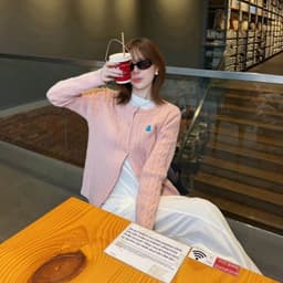 Lily.clothes- Áo cardigan len vặn thừng cúc đồng thêu gấu dày dặn hàng QC loại 1 (CDG16) 1