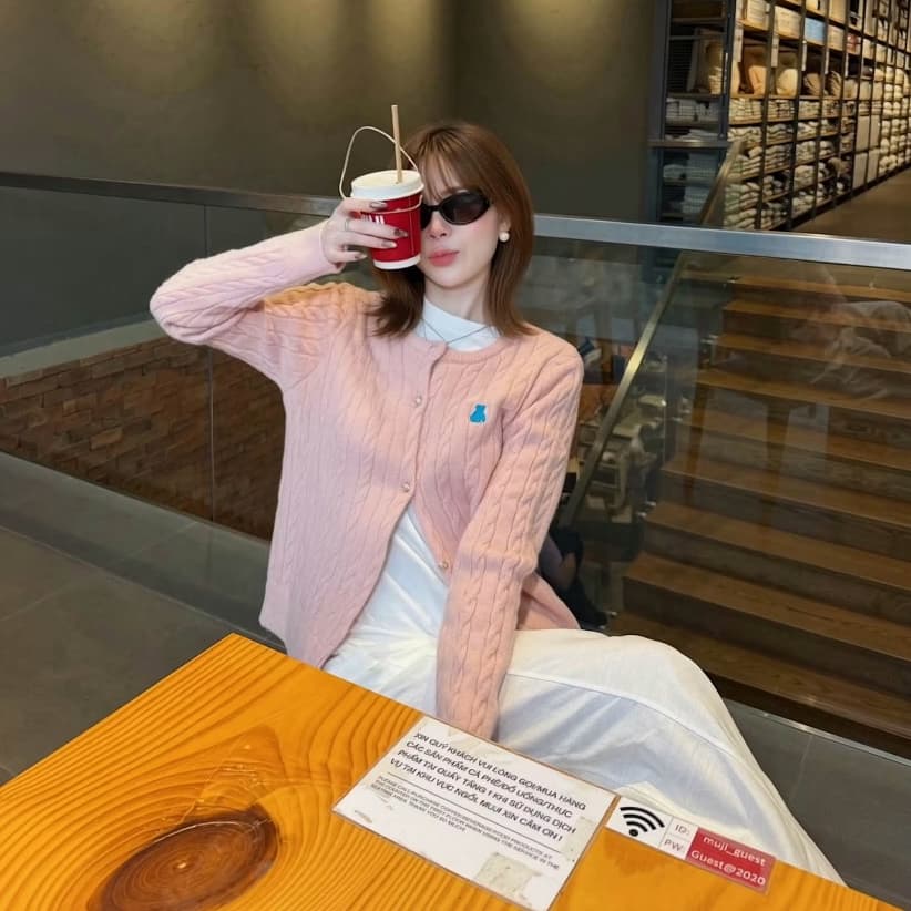 Lily.clothes- Áo cardigan len vặn thừng cúc đồng thêu gấu dày dặn hàng QC loại 1 (CDG16)