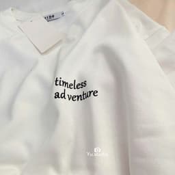 Áo thun 3158 YUSTUDIO form rộng áo thun unisex nam nữ trước ngực mẫu TIMELESS 8