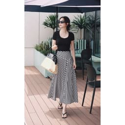 Chân Váy Xoè Midi Phối Kẻ Chất Lụa Hàn 2 Lớp MACI MCVCVKE0402 Thời Trang Nữ Thiết Kế 4