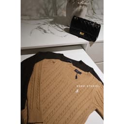 𝟏𝟒𝐚𝐦.𝐬𝐭𝐮𝐝𝐢𝐨 | Áo Len Cổ Tim Nữ Dệt Kim Vặn Thừng Tay Dài Thêu Ngựa Style Hàn Quốc Thu Đông 7