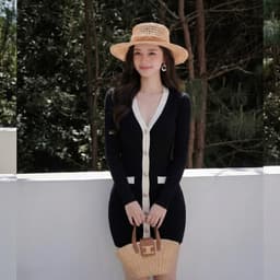 Đầm Tăm Len Gân Ôm Dáng Cổ V Phối Viền Nút Cài Tay Dài Dáng Ngắn Tôn Dáng Thanh Lịch Thu Đông 5