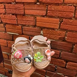 Dép Tổ Ong cho Bé Gái Có Quai Thun Kèm Sticker 0-5 Tuổi Dép Tập Đi Cho Bé Kem déptổong chobé cóchun 3