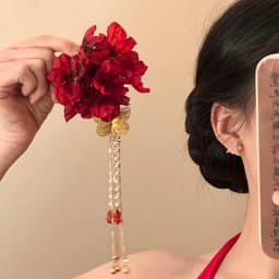 Kẹp Tóc Hoa Đỏ Đô Cổ Trang Đính Bướm Vàng Tua Rua Ngọc Trai – Kẹp Tóc Nữ Đi Tiệc, Chụp Ảnh, Áo Dài, Kẹp Cô Dâu 3