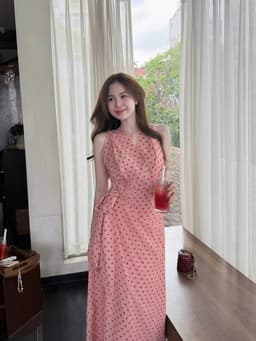 Đầm váy dài, Đầm đi biển tôn dáng chất Mango chấm bi kiểu sát nách phối dây nơ eo dáng dài_QCMK 4
