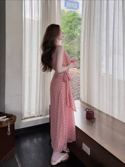 Đầm váy dài, Đầm đi biển tôn dáng chất Mango chấm bi kiểu sát nách phối dây nơ eo dáng dài_QCMK 5