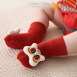 Vớ Cổ Cao Cho Bé Màu Đỏ Họa Tiết 3D Dễ Thương, Tất Trẻ Em Phong Cách Tết Noel SNBABYKIDS 3