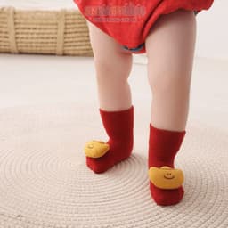 Vớ Cổ Cao Cho Bé Màu Đỏ Họa Tiết 3D Dễ Thương, Tất Trẻ Em Phong Cách Tết Noel SNBABYKIDS 5
