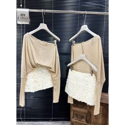 Set áo len mỏng lệch vai tay rơi kèm chân váy ren hoa nổi 3D TuMy Fashion HM-154 1