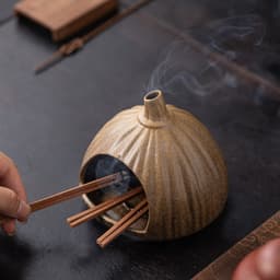 Lư xông trầm gốm cổ điển - Tinh tế và sang trọng cho không gian sống 3