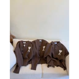 𝟏𝟒𝐚𝐦.𝐬𝐭𝐮𝐝𝐢𝐨 | Áo Len Polo Cổ Bẻ Cardigan Nam Nữ Thêu Trái Tim Chữ A Form Rộng Đồ Đôi Thu Đông 7