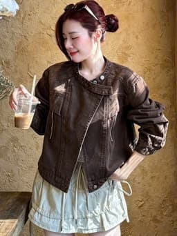 Áo Khoác Bò Nữ Dáng Lửng Cổ Tàu Cúc Bấm – Denim Wash Retro Hàn Quốc Hot Trend 2026, Form Rộng Cá Tính, Tôn Dáng Dễ Phối 2