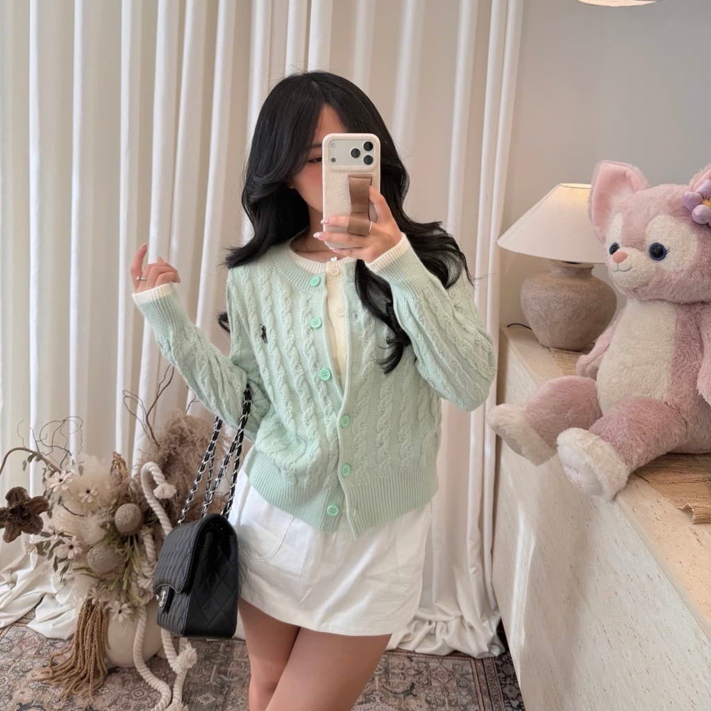 𝟏𝟒𝐚𝐦.𝐬𝐭𝐮𝐝𝐢𝐨 | Áo Khoác Cardigan Len Nữ Aimée Dệt Kim Vặn Thừng Thêu Logo Ngựa Phong Cách Hàn Quốc Dễ Thương