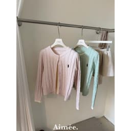 𝟏𝟒𝐚𝐦.𝐬𝐭𝐮𝐝𝐢𝐨 | Áo Khoác Cardigan Len Nữ Aimée Dệt Kim Vặn Thừng Thêu Logo Ngựa Phong Cách Hàn Quốc Dễ Thương 8