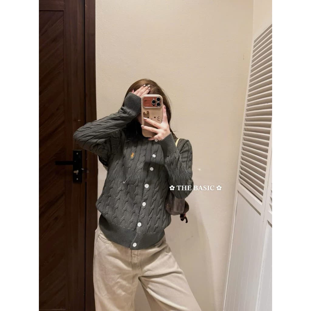 𝟏𝟒𝐚𝐦.𝐬𝐭𝐮𝐝𝐢𝐨 | Áo Khoác Cardigan Len Nữ Cổ Tròn Dệt Kim Vặn Thừng Cài Cúc Thêu Logo Ngựa Hàn Quốc Thanh Lịch Thu Đông