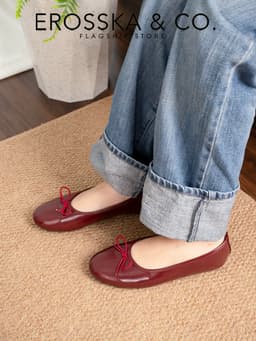 [EROSSKA] - Giày búp bê mũi tròn, phong cách balletcore kiểu dáng basic màu kem - EL146 12