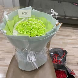 ( baner 20/10) ( Mẫu mới hot) Bó hoa sáp  hàn quốc 20 bông bọc giấy bóng kính  kèm banner 20/10 tặng quà dip 20/10 6