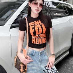 Áo Thun Nữ Ôm Body In Typography, Chất Thun Co Giãn 4 Chiều Mềm Mịn, Tôn Dáng Thanh Lịch, Áo Basic Trơn Dễ Phối Đồ Q18 8