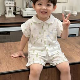 Bộ Cộc Tay Mặc Nhà Cho Bé Xô Đũi Xước Họa Tiết Xương Rồng Cổ Sen Cài Cúc Trắng Dễ Thương OlaBebe 2