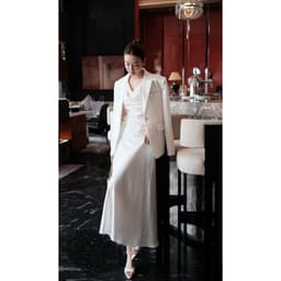 Đầm Lụa Queen Cổ Đổ Xoắn Vai Nhún Eo Hai Lớp Không Gồm Vest MACI MCVVATR0427 Thời Trang Nữ 2