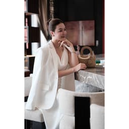 Đầm Lụa Queen Cổ Đổ Xoắn Vai Nhún Eo Hai Lớp Không Gồm Vest MACI MCVVATR0427 Thời Trang Nữ 6
