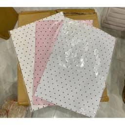 Giấy gói hoa họa tiết chấm bi 2