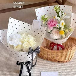 Giấy gói hoa họa tiết chấm bi 3
