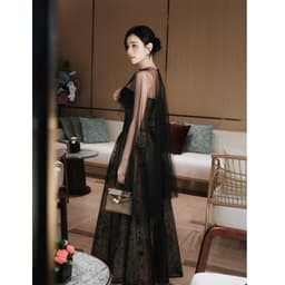 CHOUCHOU ĐẦM ĐEN ÁNH NHŨ THỜI TRANG THIẾT KẾ 4