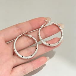 Bông Tai Khoen Tròn Chấm Bi Đen Phong Cách Hàn Quốc, Khuyên Tai Tròn Màu Bạc Thanh Lịch Cá Tính CEM Xinh 4