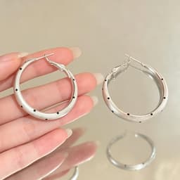 Bông Tai Khoen Tròn Chấm Bi Đen Phong Cách Hàn Quốc, Khuyên Tai Tròn Màu Bạc Thanh Lịch Cá Tính CEM Xinh 3
