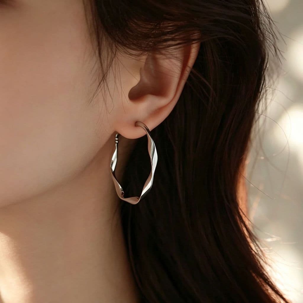 Bông Tai Khoen Tròn Xoắn Sóng Màu Bạc, Khuyên Tai Nữ Bản To Uốn Lượn Cách Điệu Phong Cách Hàn Quốc Sang Trọng Cá Tính