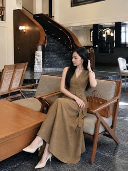 Set váy dài thiết kế chất Tuyết Mưa áo kiểu cổ V sát tay kèm dây cột eo phối chân váy dáng dài thanh lịch 3