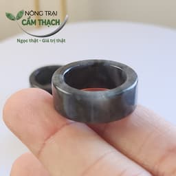 [Nông Trại Cẩm Thạch] Nhẫn Ngọc Cẩm Thạch Phỉ Thúy Bản Vuông Màu Gà Đen Tự Nhiên Type A Kèm kiểm định 9
