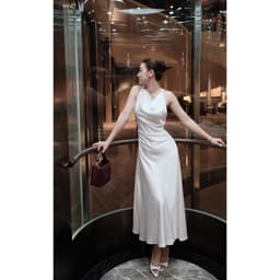 Đầm Lụa Queen Cổ Đổ Xoắn Vai Nhún Eo Hai Lớp Không Gồm Vest MACI MCVVATR0427 Thời Trang Nữ 9