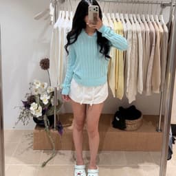𝟏𝟒𝐚𝐦.𝐬𝐭𝐮𝐝𝐢𝐨 | Áo Len Nữ Cổ V Dệt Kim Vặn Thừng Thêu Logo Ngực Phong Cách Hàn Quốc Thanh Lịch Thu Đông 1