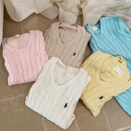 𝟏𝟒𝐚𝐦.𝐬𝐭𝐮𝐝𝐢𝐨 | Áo Len Nữ Cổ V Dệt Kim Vặn Thừng Thêu Logo Ngực Phong Cách Hàn Quốc Thanh Lịch Thu Đông 6