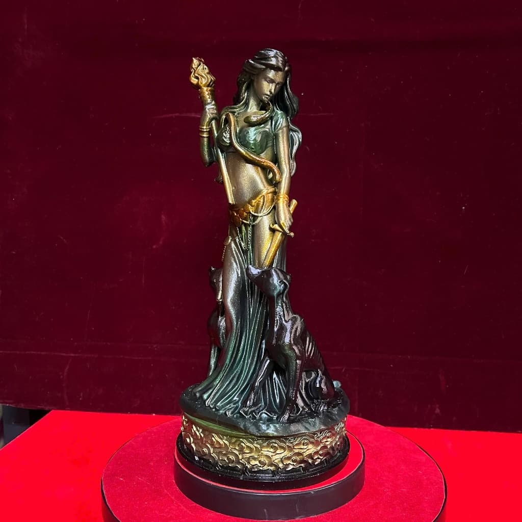 Tượng Nữ thần hecate in 3D  cao 27 cm