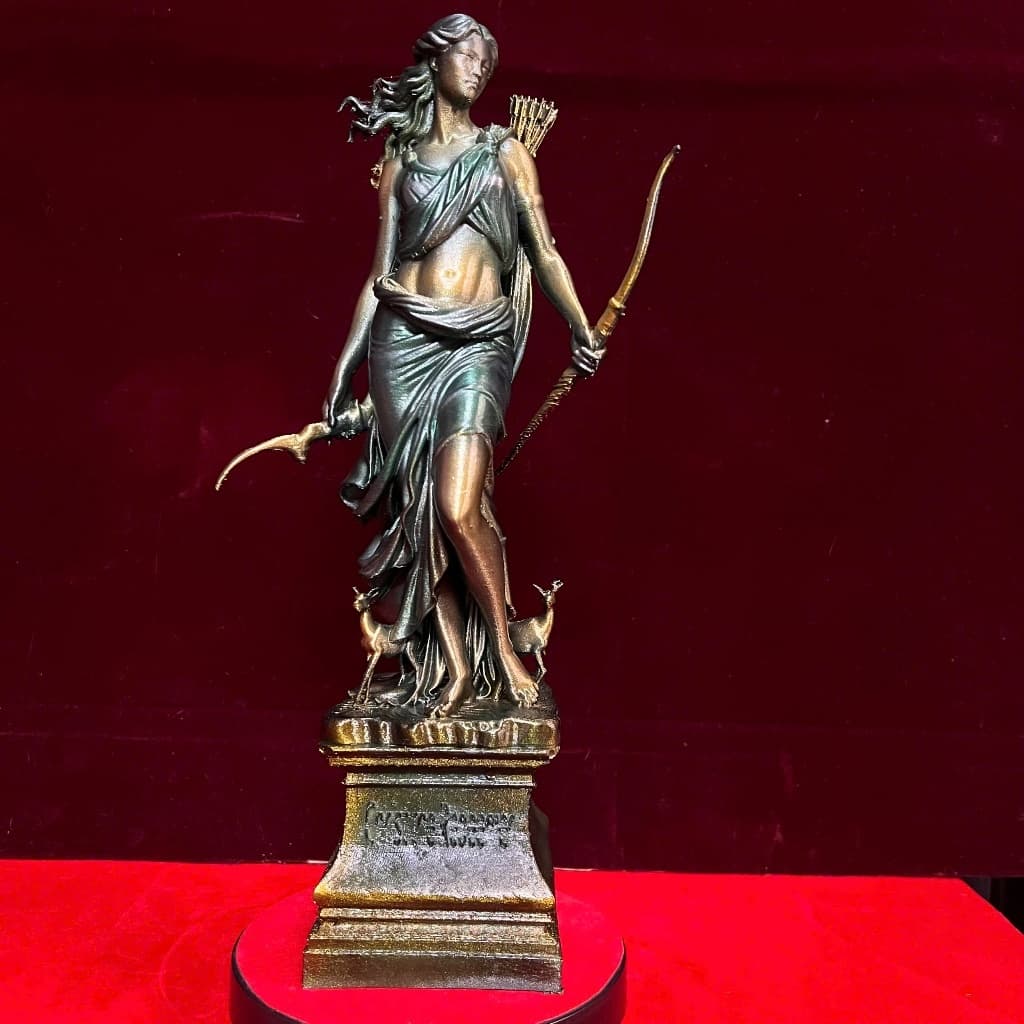 Tượng nữ thần săn bắn ( Nữ thần Artemis) in 3D . cao 31 cm
