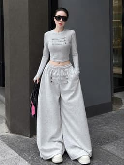 Set công sở thời trang nữ Hottrend 2027 áo Thun croptop tay dài phối nút hoàng gia mix quần dài ống rộng_MK 2