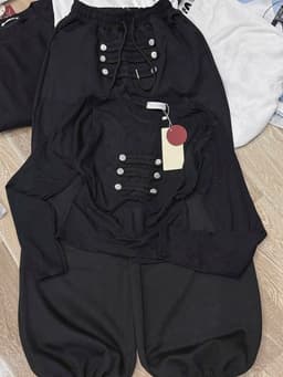Set công sở thời trang nữ Hottrend 2027 áo Thun croptop tay dài phối nút hoàng gia mix quần dài ống rộng_MK 6