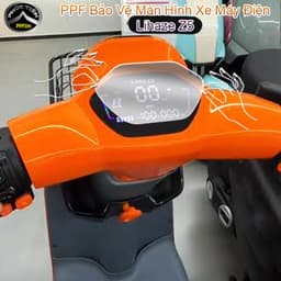 Màng phủ chống trầy PPF bảo vệ màn hình xe máy điện Lihaze Z5 trong suốt vô hình bóng gương 1