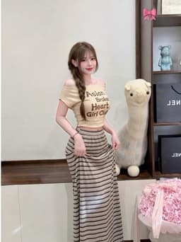 Set áo váy công sở, set thiết kế áo thun lệch vai in chữ kèm chân váy sọc dài tôn dáng đi chơi hẹn hò đi học 1