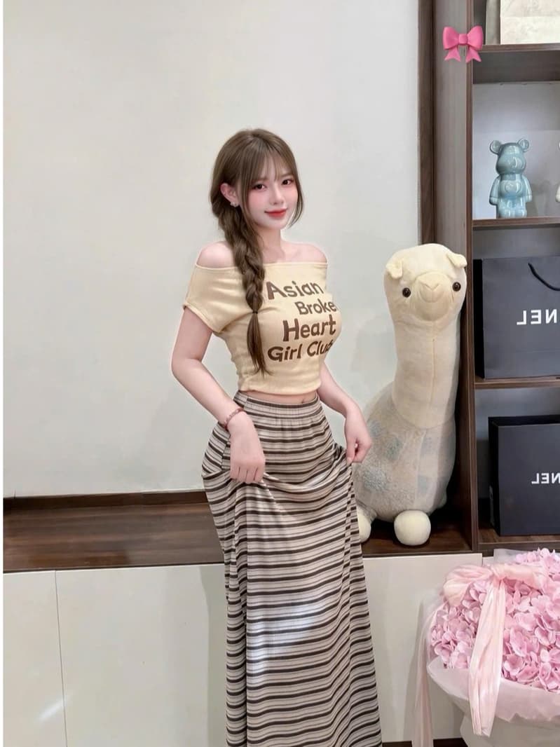 Set áo váy công sở, set thiết kế áo thun lệch vai in chữ kèm chân váy sọc dài tôn dáng đi chơi hẹn hò đi học