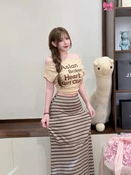 Set áo váy công sở, set thiết kế áo thun lệch vai in chữ kèm chân váy sọc dài tôn dáng đi chơi hẹn hò đi học 2