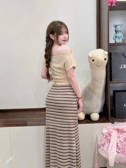 Set áo váy công sở, set thiết kế áo thun lệch vai in chữ kèm chân váy sọc dài tôn dáng đi chơi hẹn hò đi học 5