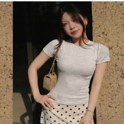 Áo Thun Nữ FORME Cổ Tròn Tay Ngắn Cơ Bản Form Ôm Tôn Dáng Chất Cotton Zip 4C 3